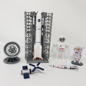 Space Rocket Toy Spaceship Astronaut Figure Satellite Lot Light weight Rocket